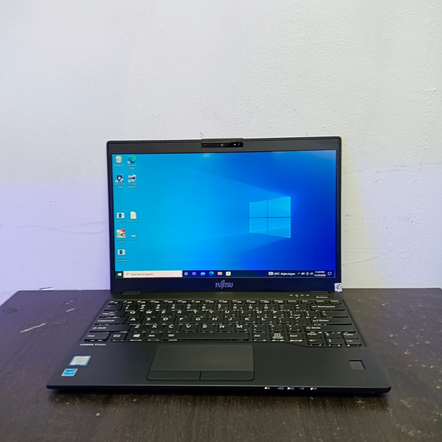 Laptop Slim Fujitsu U939 Core i7-Gen8 Ram 8GB BERGARANSI