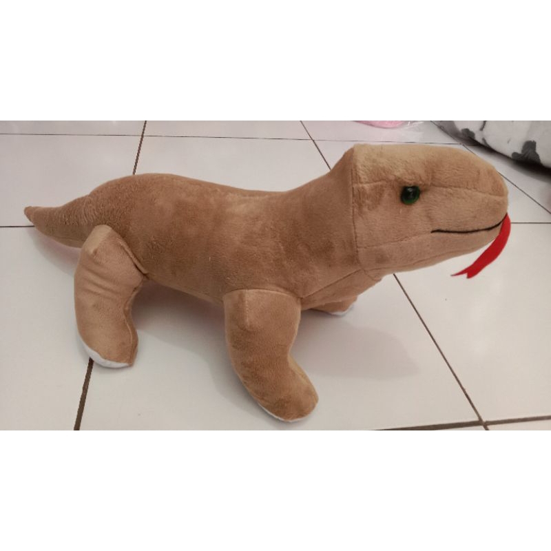 boneka komodo