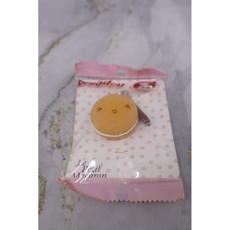 Breadou le petite macaron squishy
