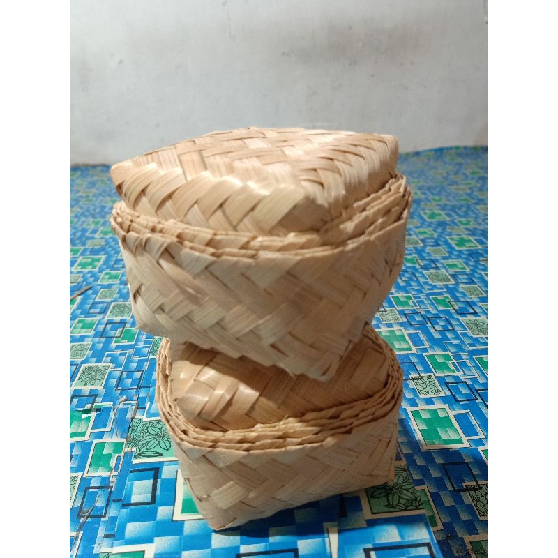 SEPASANG Besek Bambu 12X12 Sepasang Besek Purworejo