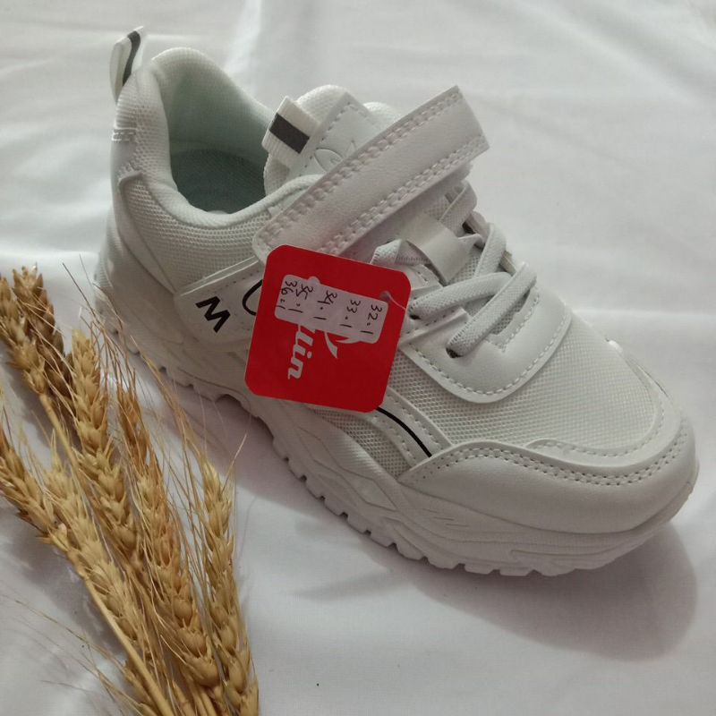 Sepatu anak collin kids