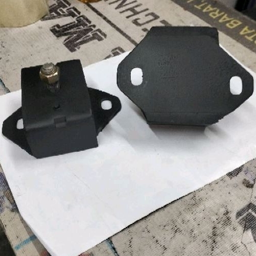 Engine Mounting depan Sakai Sv512/ SV 512 isuzu 4bg1 4bd1