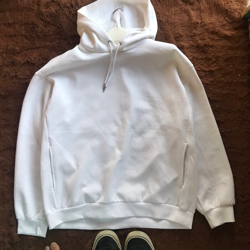 Hodie Uniqlo White