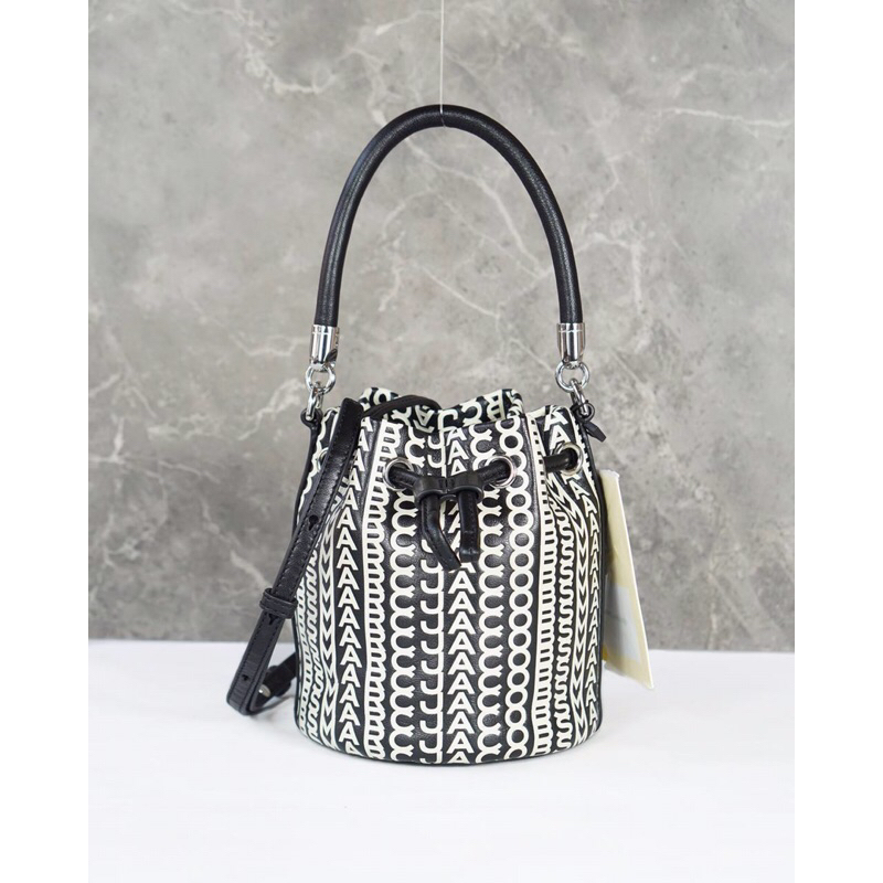 MJ the monogram leather micro bucket bag 17x14x14 black white