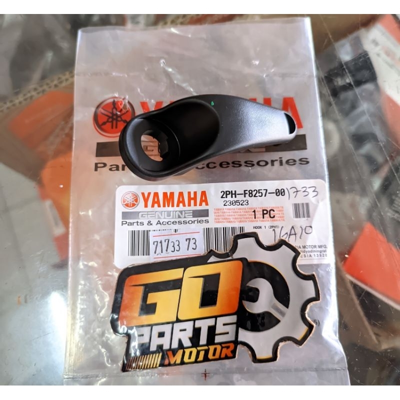 Gantungan Cantolan Barang Tas Belanja Yamaha Mio M3 Mio Z Mio 125 Soul gt 125 YGP 2PH-F8257-00