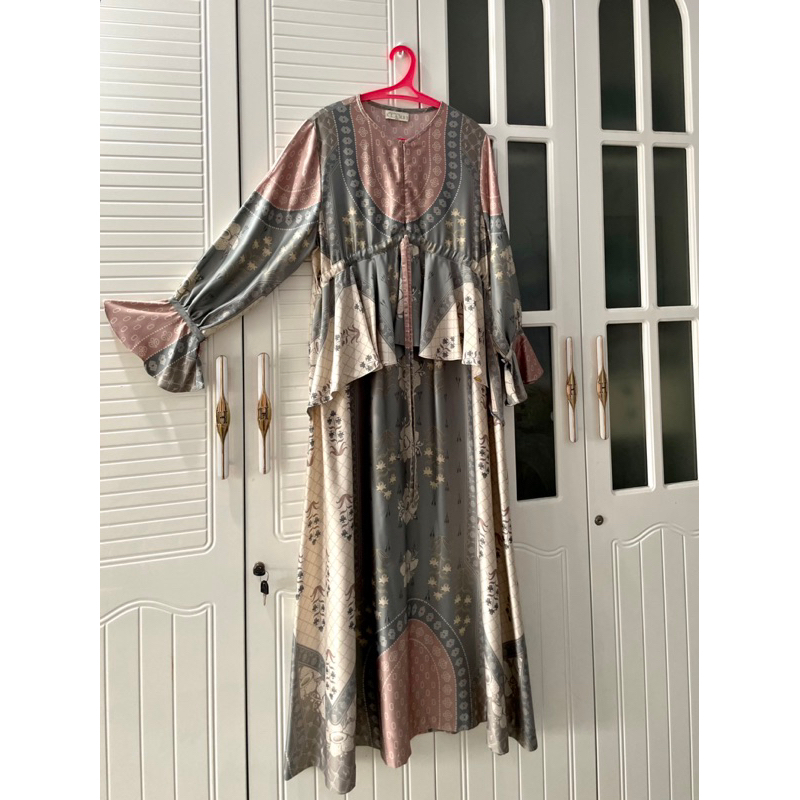 Lily dress wearing klamby pl