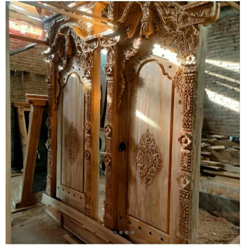 Pintu gapura gebyok ukir ukuran 120x270cm kayu jati ukir Jepara