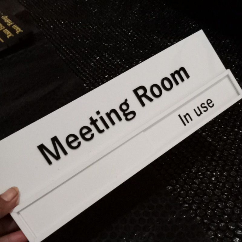 

Custom Ralling / Geser Papan Nama Sign In Acrilik