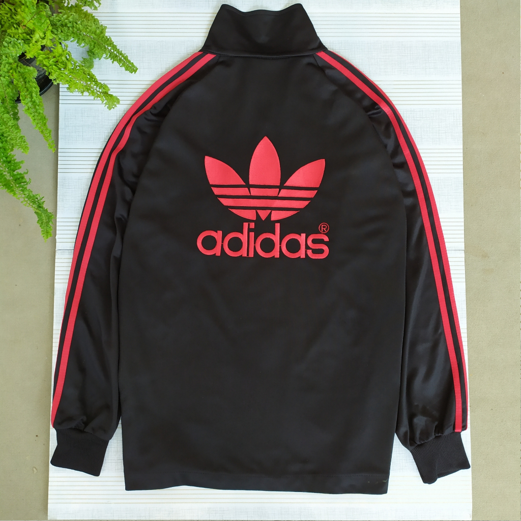 Jaket adidas tracktop adidas trefoil big logo likenew sizeXL