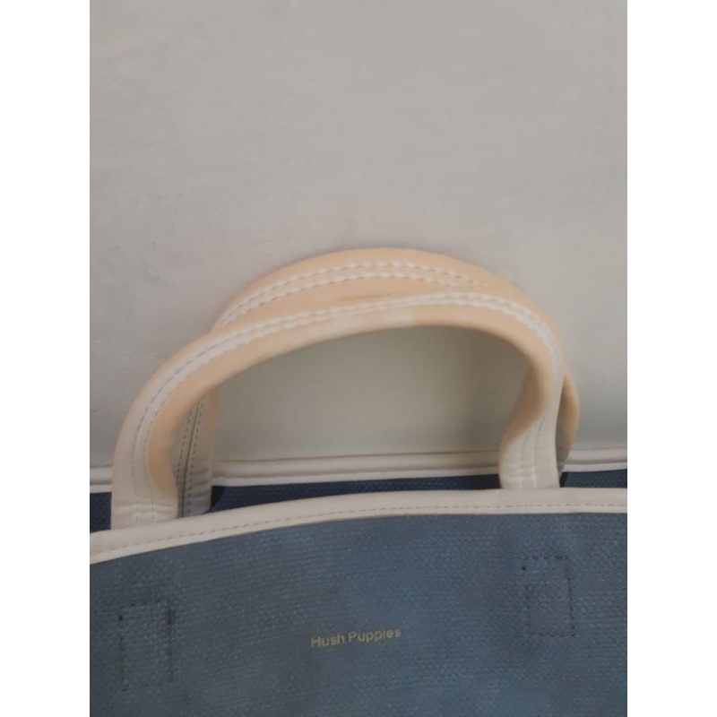 preloved tas hush puppies besar defect