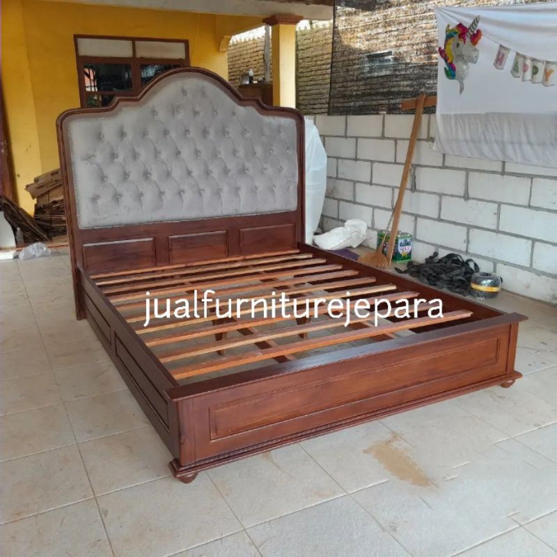 dipan tempat tidur klasik minimalis kayu jati Jepara, ranjang tidur minimalis kayu jati jepara