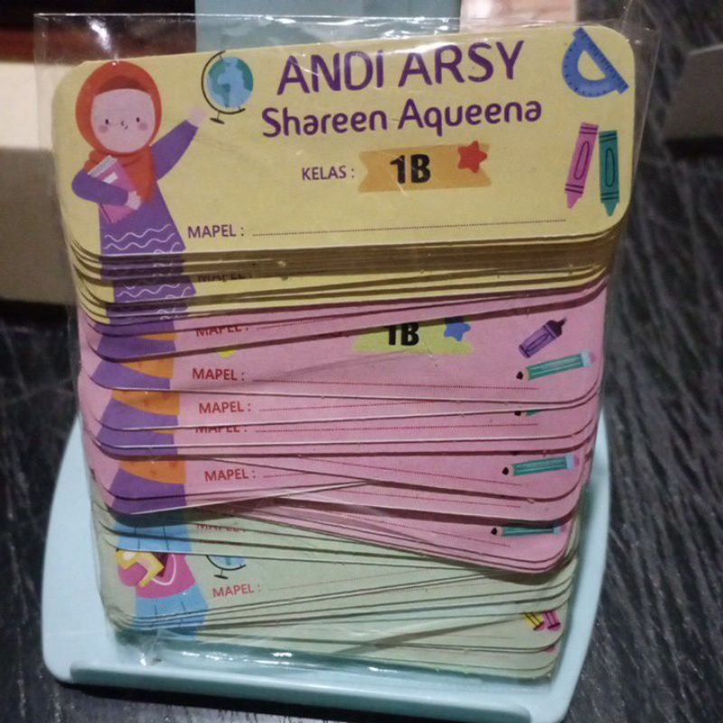

Label nama Andi Arsy Shareen Aqueena