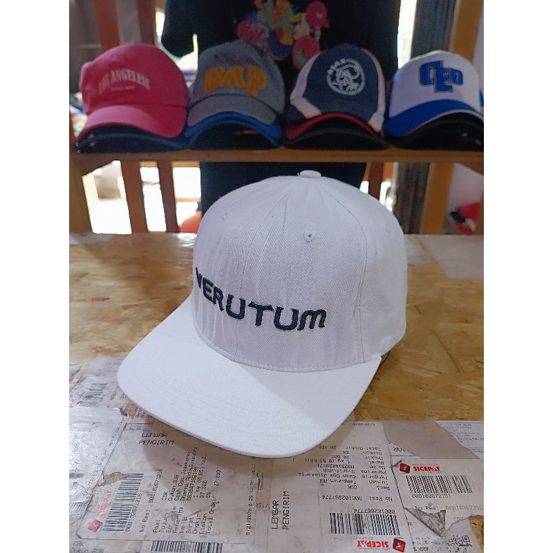 Topi Snapback Verutum