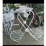 Rak bunga besi minimalis