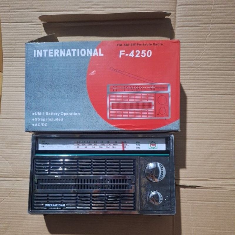 RADIO PORTABEL/RADIO KLASIK INTERNASIONAL