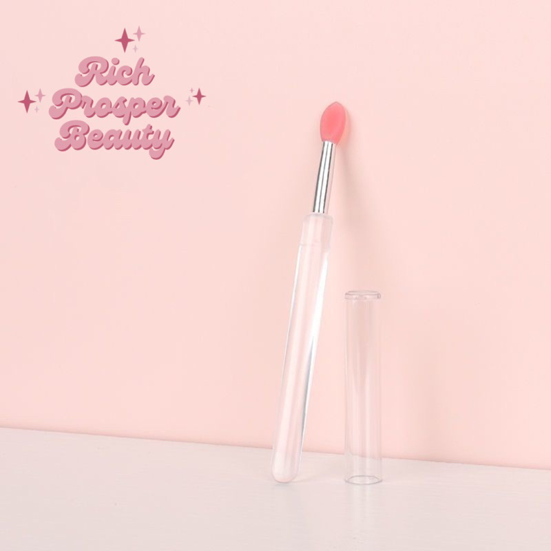 SILICONE LIP BRUSH - With Cover Soft Multifunctional Lip Balm Applicator Lipstick Lipgloss  Makeup Brushes