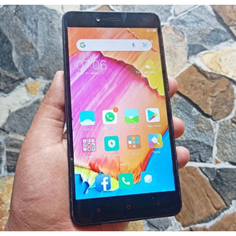 Xiaomi Redmi note 2 android second Harga terjangkau