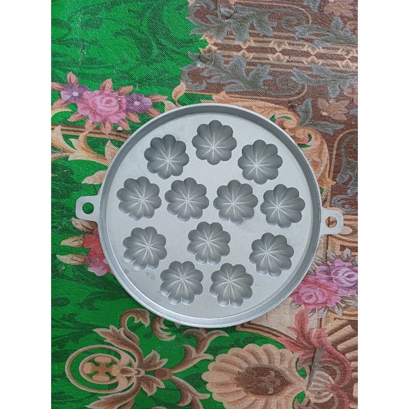 CETAKAN KUE BOLU JADUL / CETAKAN KUE BOLU CERMAI 12 LOBANG BESAR. MOTIF MANGGIS