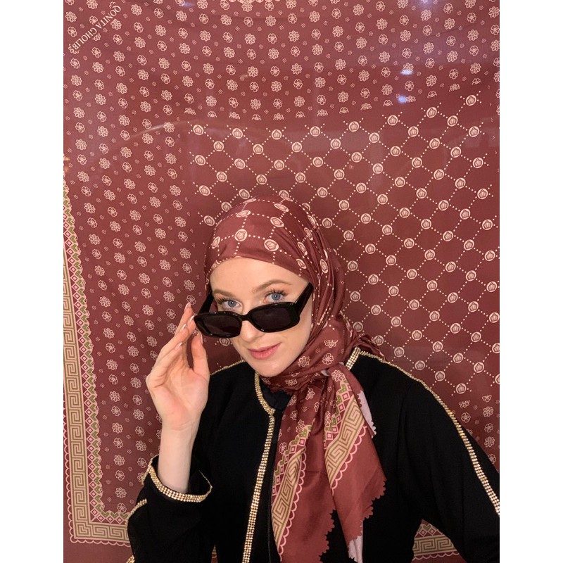 Loqal - Qonita Gholib Derai Tumpal Scarf