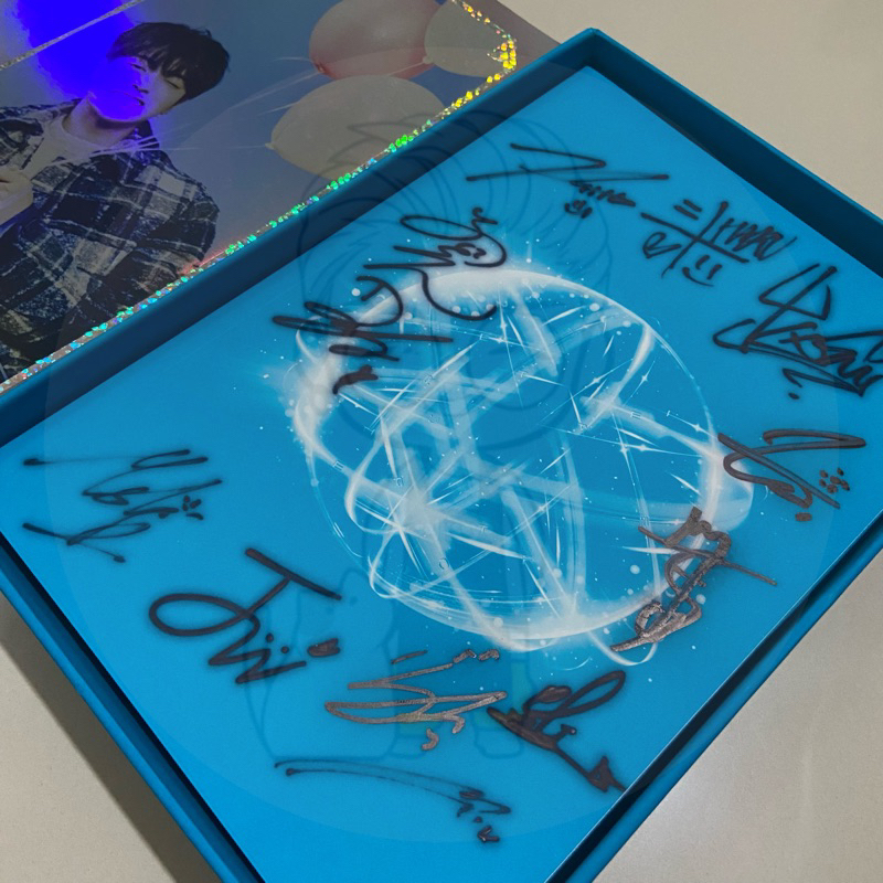 [READY] TREASURE SIGNED ALBUM