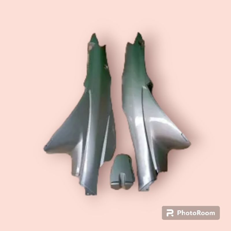 Body belakang Shogun r 125 lama silver