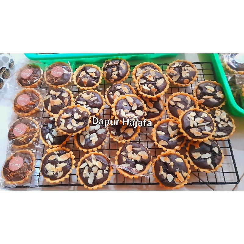 

Harga Satuan Brownies Pie Dark Chocolate Toping Almond