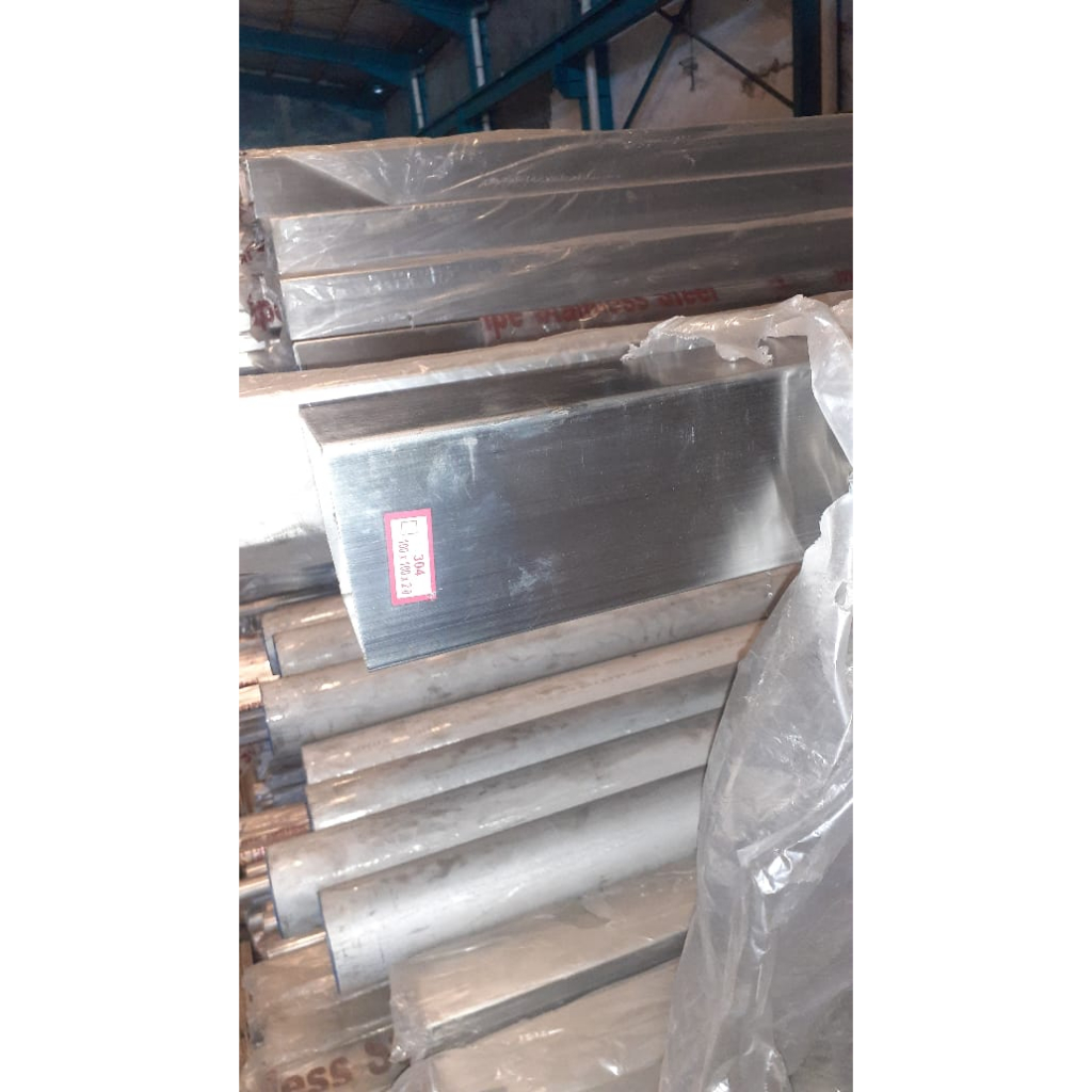 Hollow / Pipa Kotak / Square Bar Stainless Steel SS304 Size : 100 x 100 x 3 mm x 6000 mm / 6 mtr