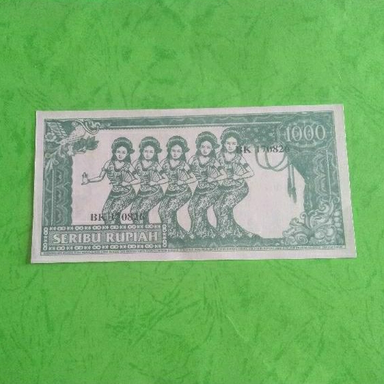 Uang kuno Soekarno Hijau 1000 Bisa Menggulung 5 Penari