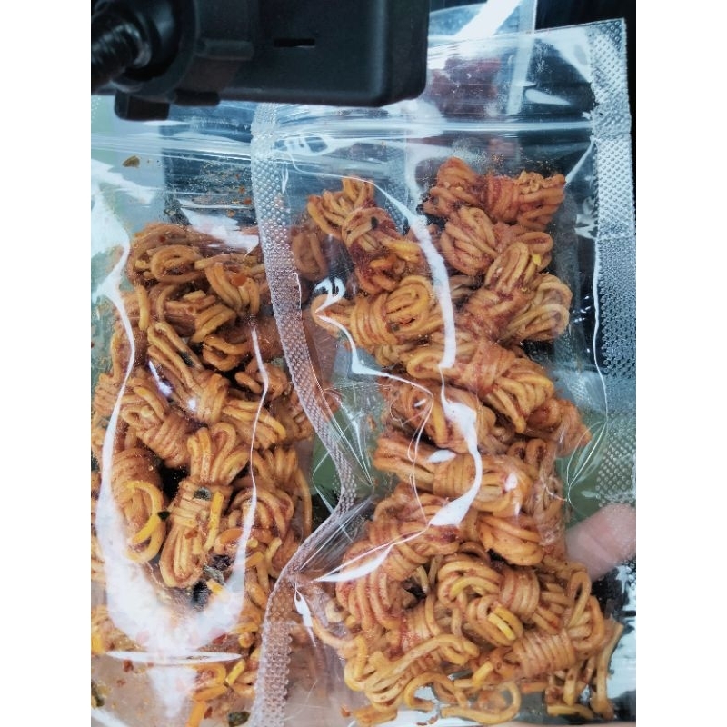 

paket USAHA Mie Gulung pedas daun jeruk 7000gram