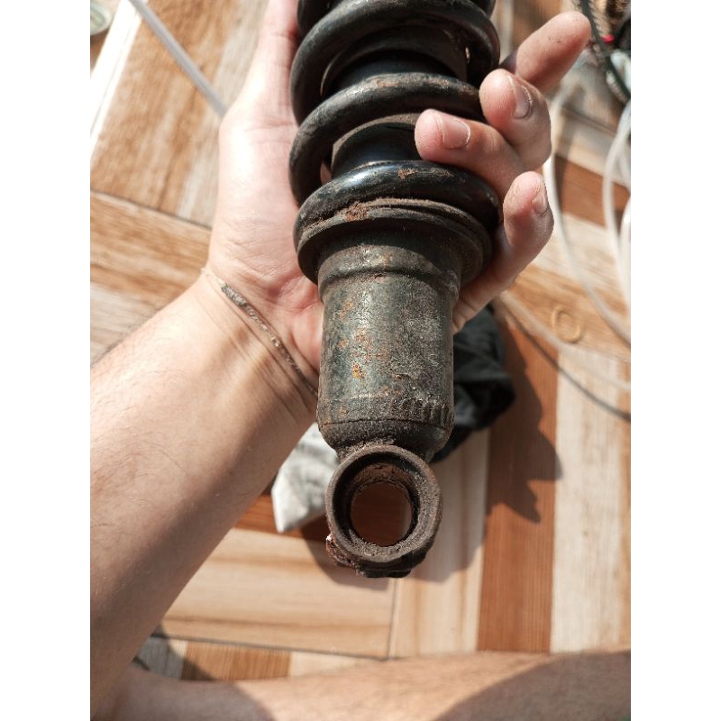 shock scorpio minus bosh bawah