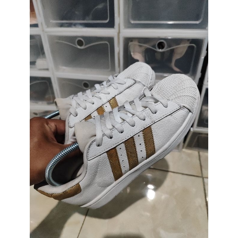 Sepatu second Adidas Superstar size 41 insole 26cm