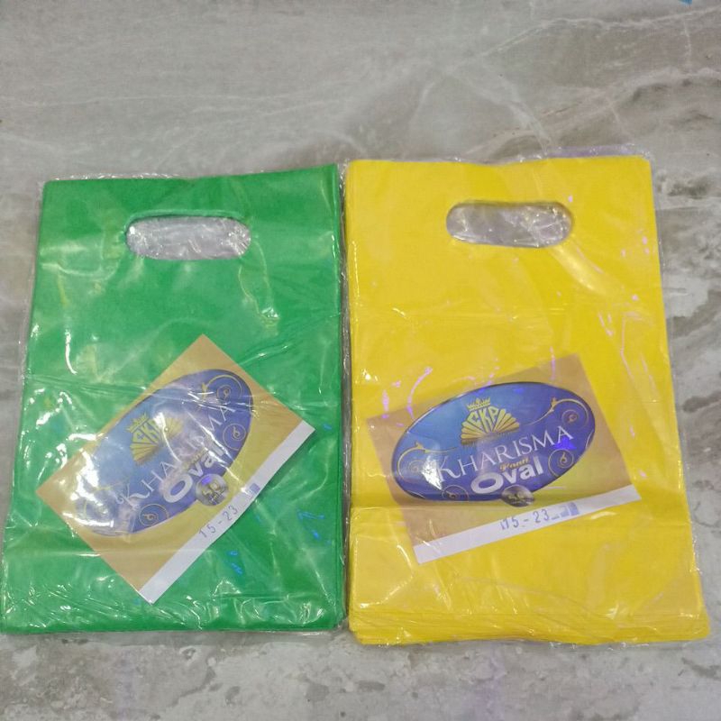 

Plastik packing oval kharisma ukuran 15×23(1 pack isi 50 lembar)