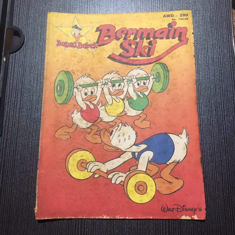 Majalah DONAL BEBEK AWD 280 - bermain ski