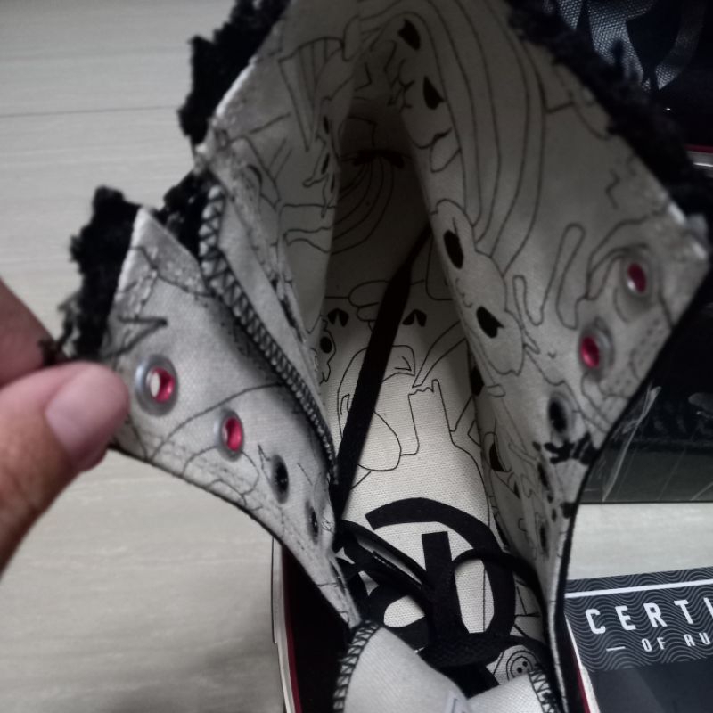 Sepatu Eagle X Slank