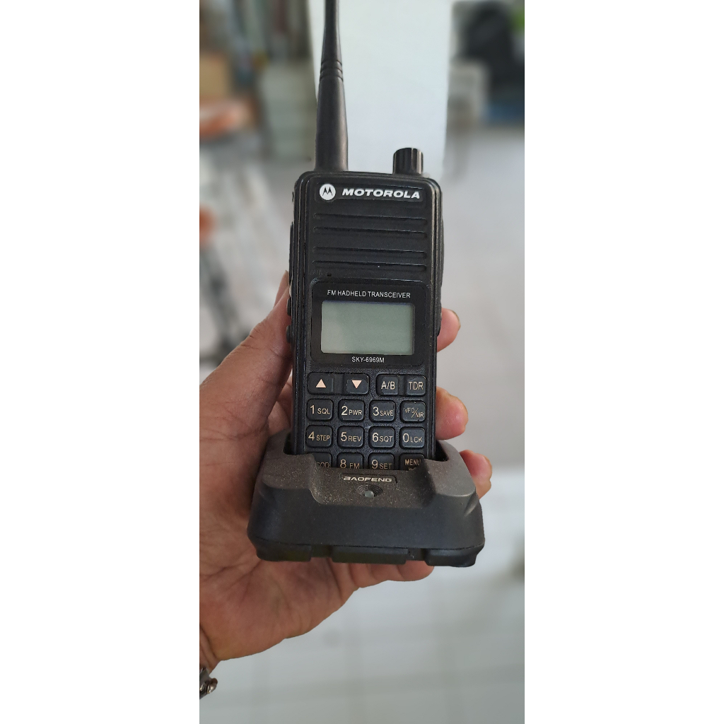 Ht sky max sky- 6969 Dual band vhf dan uhf Frekuensi vhf 136-174mhz dan Uhf 400-480mhz Power outputt