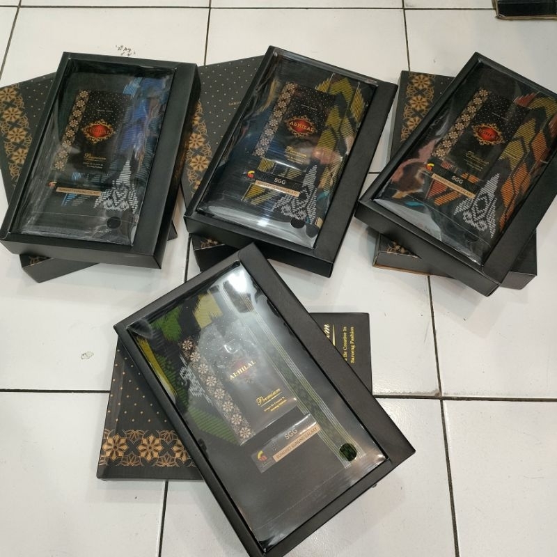 Sarung Al Hilal Premium Warna Dasar Hitam