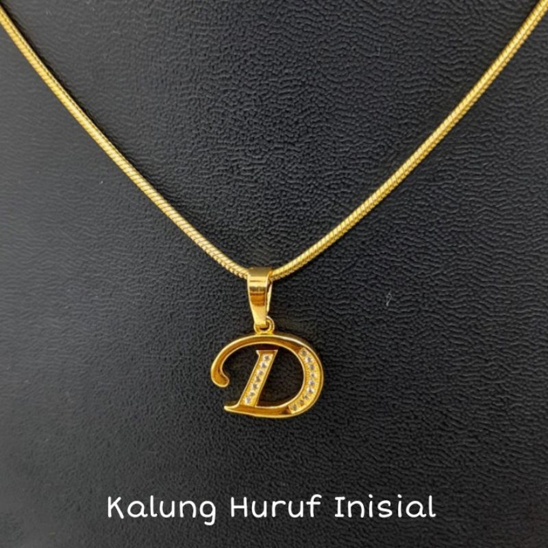 Kalung Huruf Titanium Gold Liontin D / Kalung wanita Anti Karat Dan Tidak Luntur