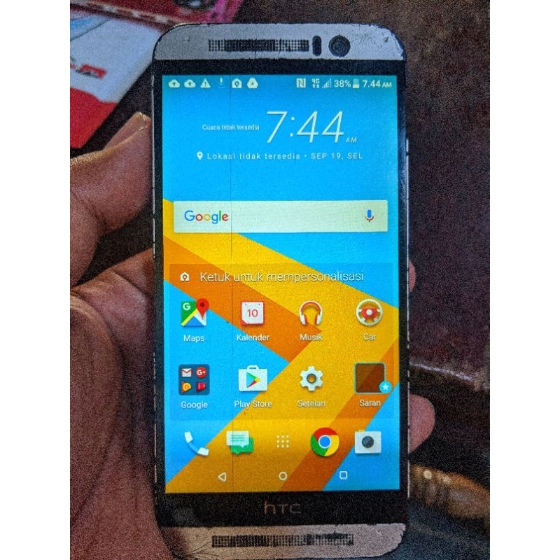 lcd htc m9u, minus ada garis nya sehelai seperti difoto, ts masih utuh gak ada yang pecah ,sentuh ma
