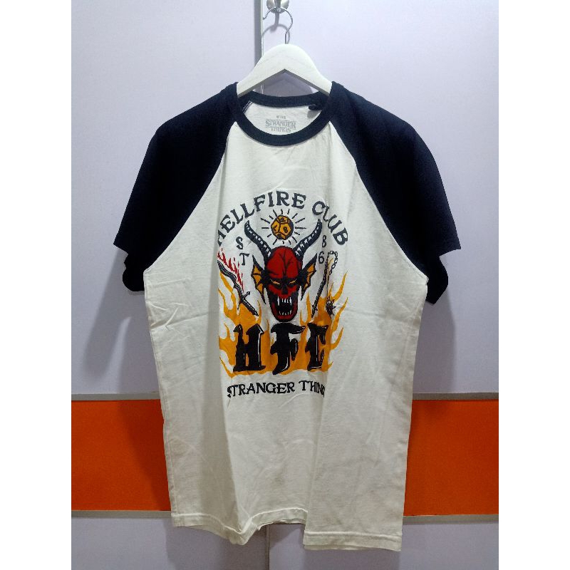 REAL PULL AND BEAR CLUB STRANGER THINGS RAGLAN KAOS TSHIRT XL