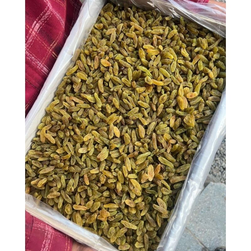 

Kismis hijau manis dan besar untuk oleh oleh dan makan langsung.