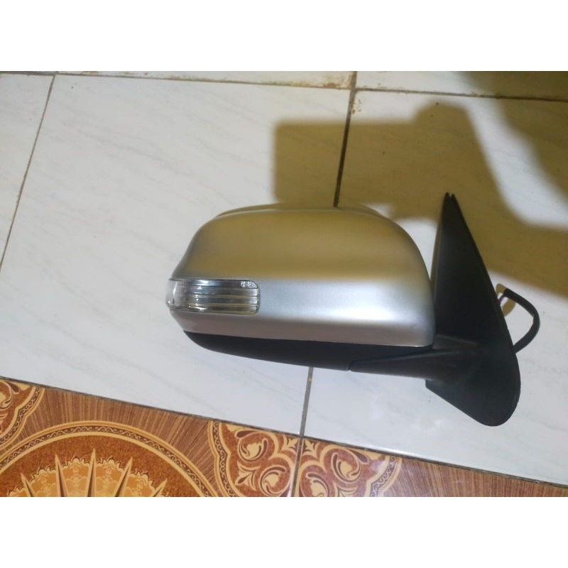 spion Terios lama kanan