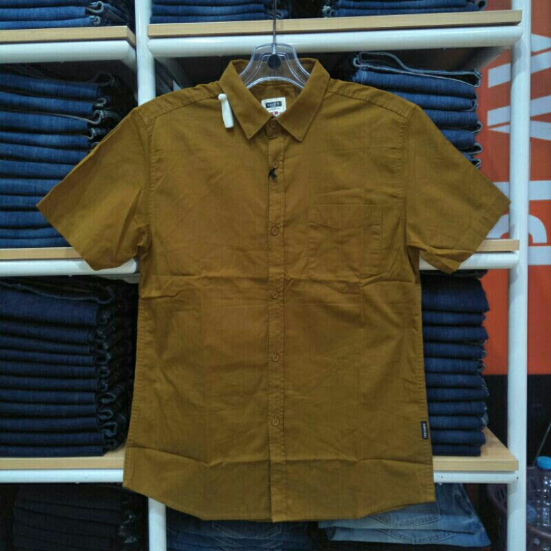 gabrielle kemeja lengan pendek pria motif kotak kotak kecil & polos reguler fit