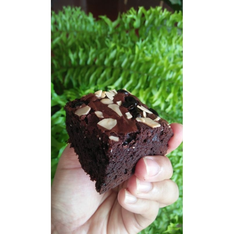 

Brownies panggang almond chocochip uk 28x10