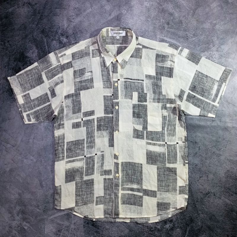 Kemeja motif vintage bekas second