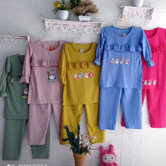 SETELAN ANAK TANGGUNG BAHAN HORNET/ONE SET ANAK PEREMPUAN TERBARU/SETELAN ANAK TANGGUNG KEKINIAN