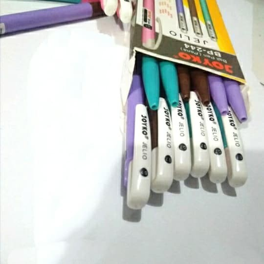

Pen / Pulpen / Ballpoint Joyko BP-244 Jelio 0,7mm Warna Hitam