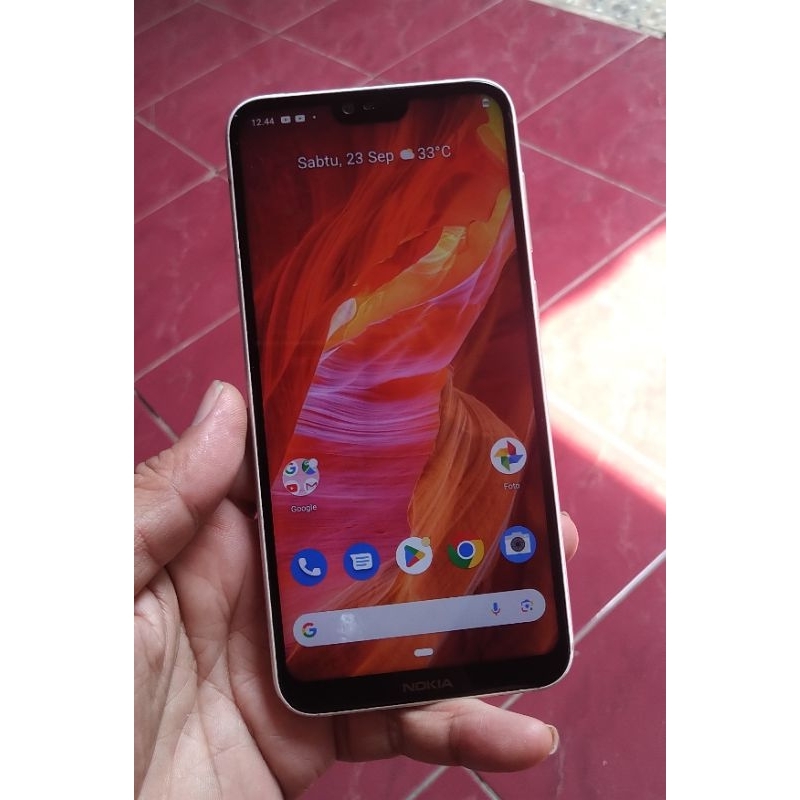 Nokia 6.1 plus minus