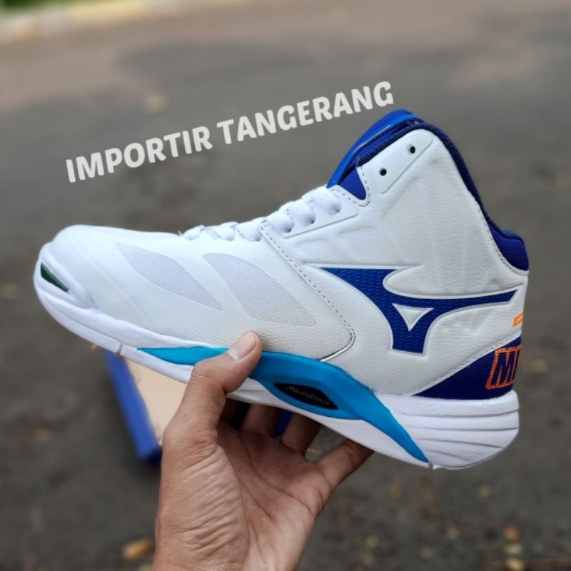 SEPATU VOLI MIZUNO PUTIH PRIA SEPATU MIZUNO WLZ7 PUTIH LIS BIRU VOLY COWOK 38-43