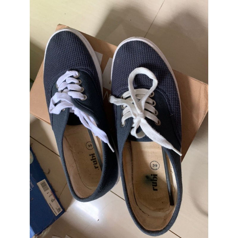 Preloved Sepatu Rubi