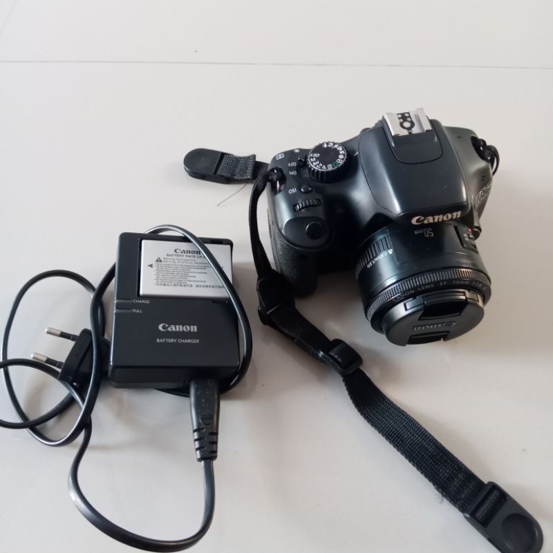 Kamera Canon EOS 550D bekas + lensa fix f1.8 (bokeh)
